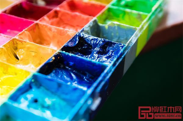 這里@顏色控，打造鮮活多變理想家